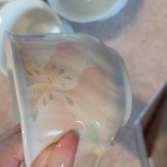 Lynns Fine China Set of 6 Floral Pastel Print Dainty Tea Cups - Picture 2 of 8